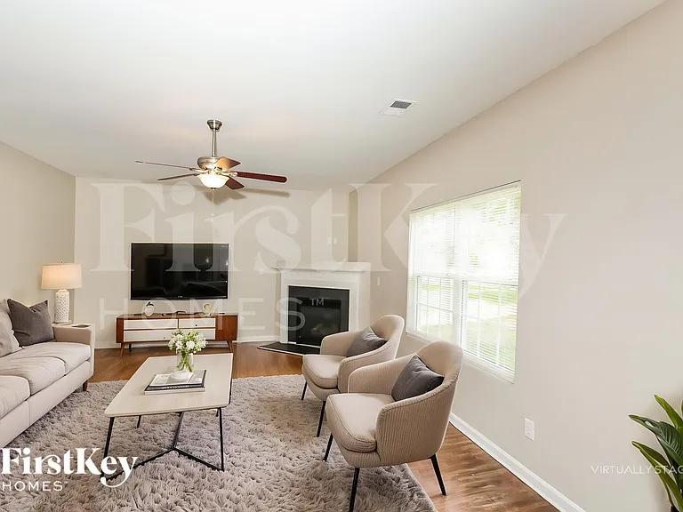 1531 Pecan Ln — Photo 6