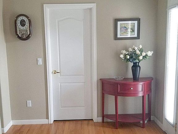 4th image of 20979 Woodside Ln