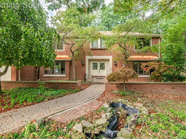 5130 Lake Bluff Rd, West Bloomfield, MI 48323