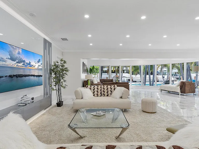 207 Royal Palm Dr — Photo 18