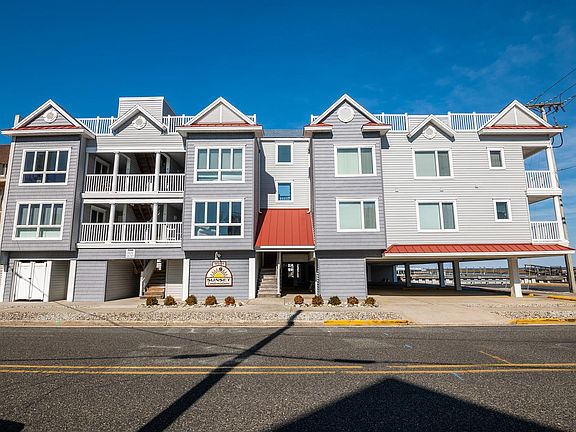 2nd image of 9501 Sunset Dr Unit 6