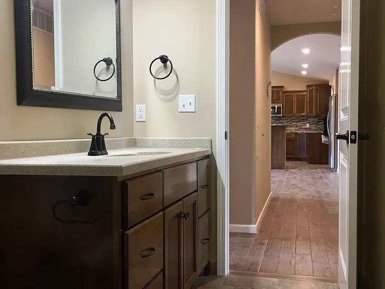 4039 Westminister Dr — Photo 12