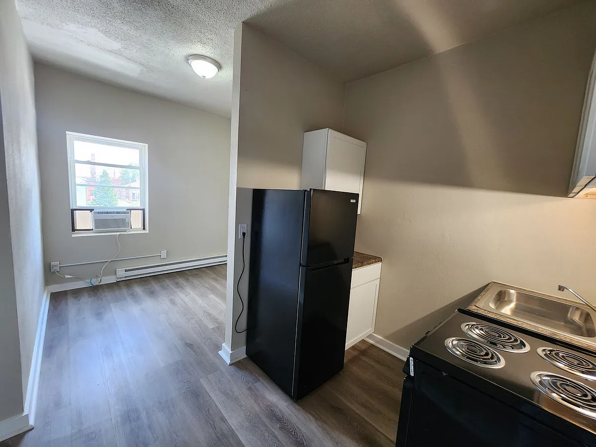 Building Photo - Robinson Heights