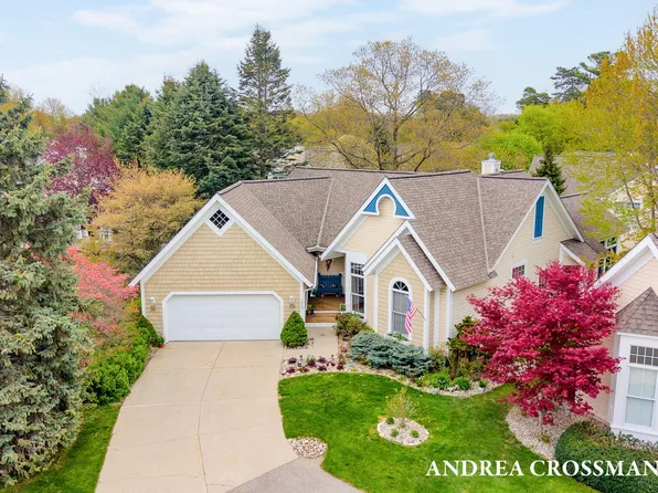 1013 Pebble Stone Ct, Holland, MI 49424