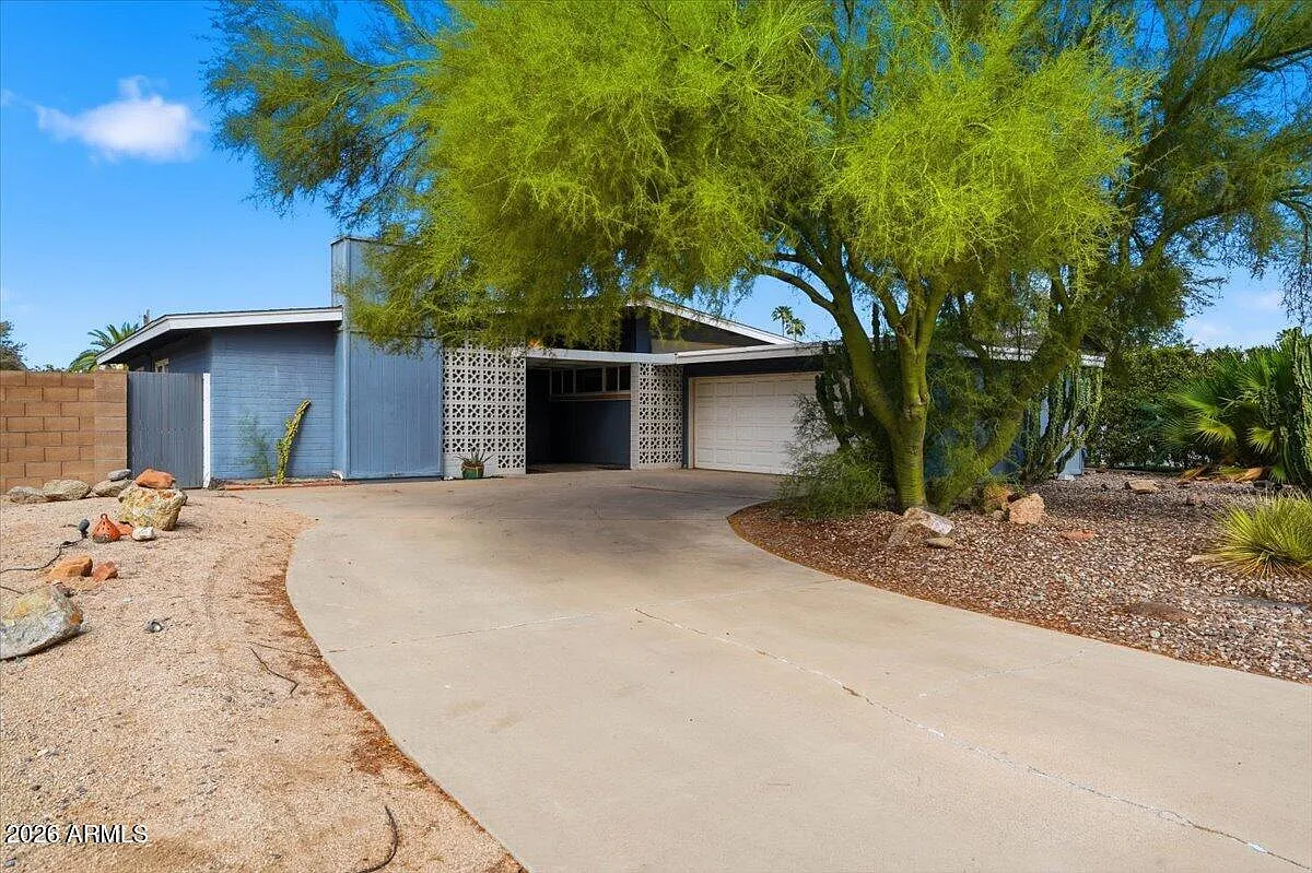 3 bed, 2.0 bath, 1533 sqft, $3,400 — Photo 2