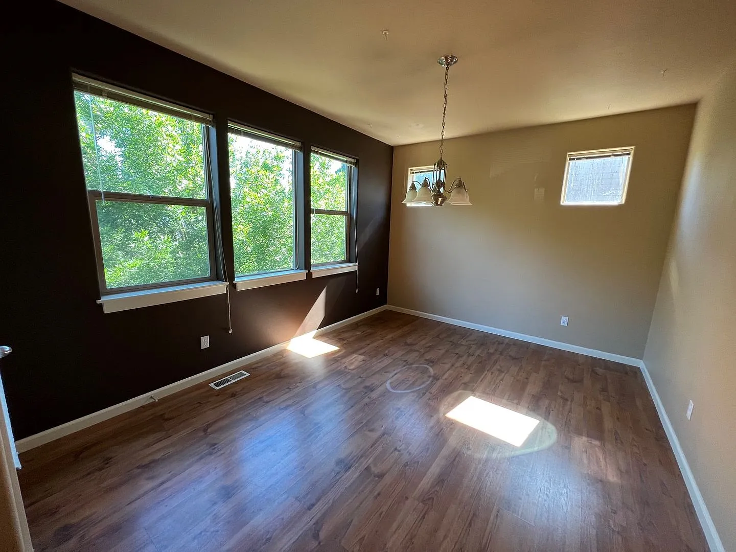 20744 Sw Sister Lane ~ Move-In Special 1/2 Off First Month's Rent! Amazing Tri-Level Home — Photo 4