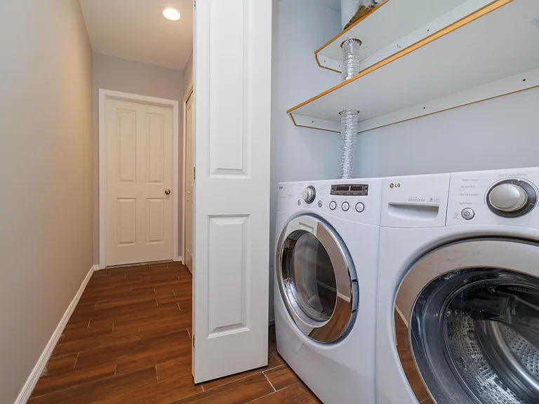 Pvt Washer and dryer