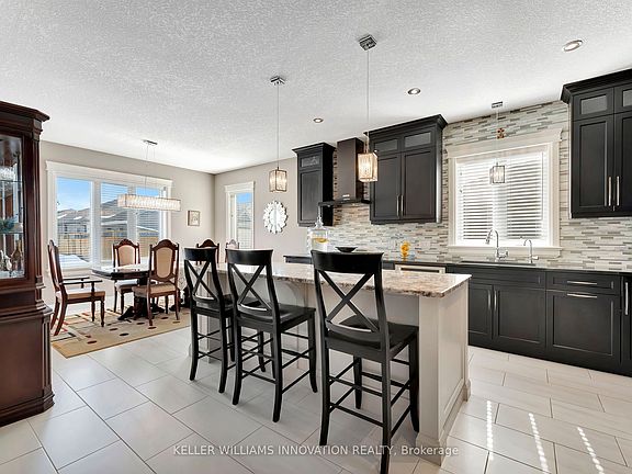 4th image of 107 Forbes Cres