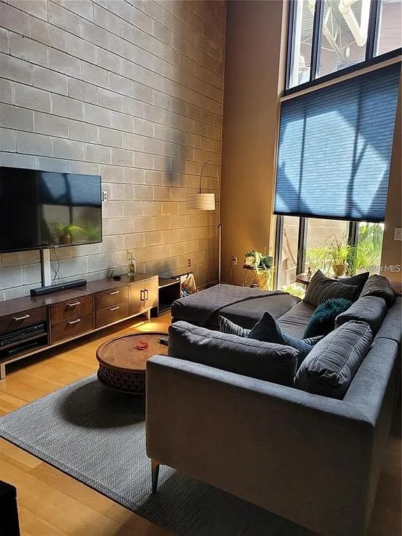 1 bed, 1.5 bath, 1080 sqft, $3,000 — Photo 3