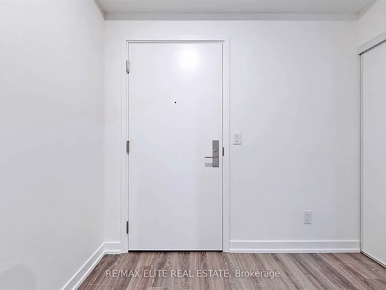 20 Edward St #1307 — Photo 31