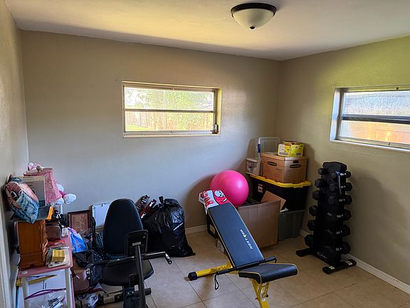 5th image of 2208 SW Avenue B #1