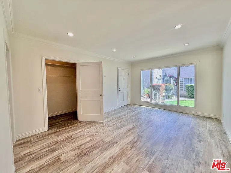 124 N Pass Ave #1 — Photo 12