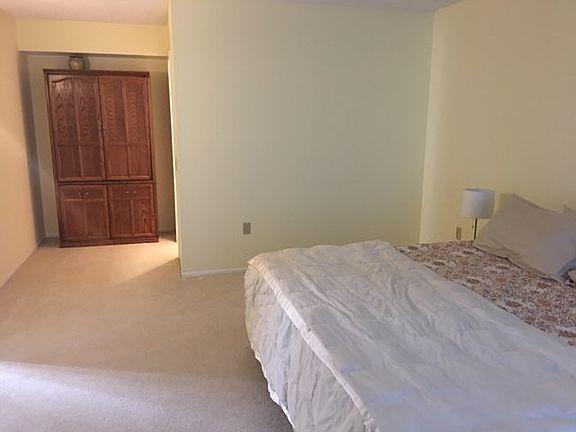3rd image of 10244 W Pineaire Dr