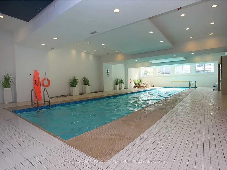 2191 Yonge St #2703 — Photo 15