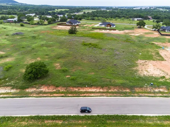 3049 Haylee Dr, Granbury, TX 76048