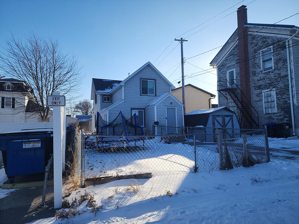 2nd image of 210 Clark St