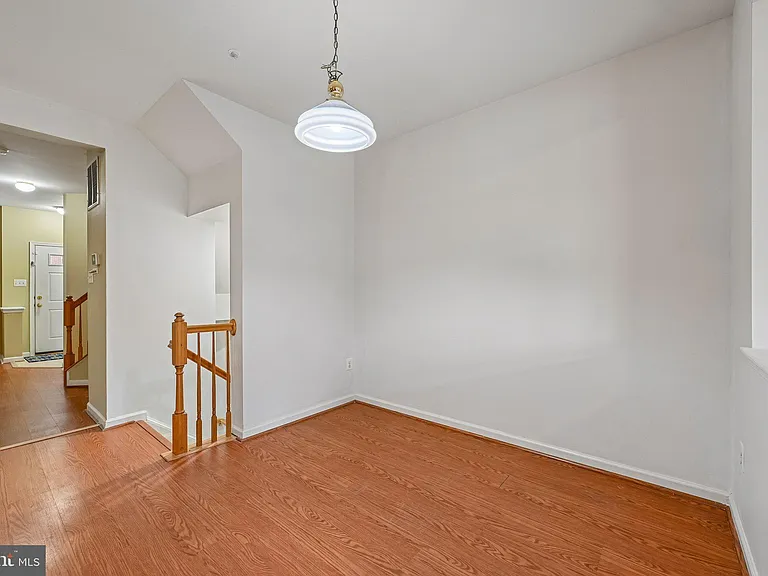 1724 Emory St — Photo 15
