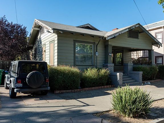 2nd image of 211 E Willow St