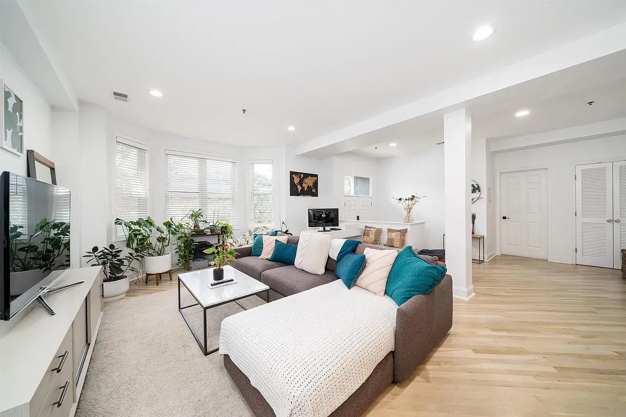 2 bed, 1243 sqft, $5,000 — Photo 1