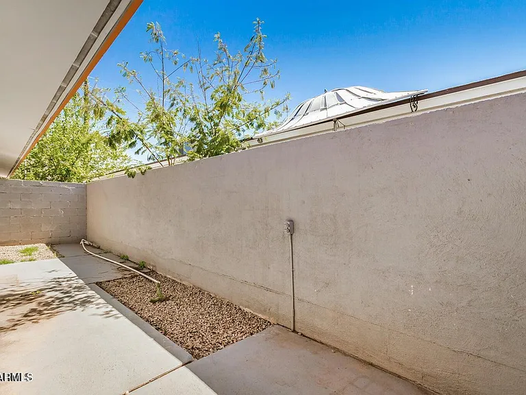 1118 S McClintock Dr #1 — Photo 18