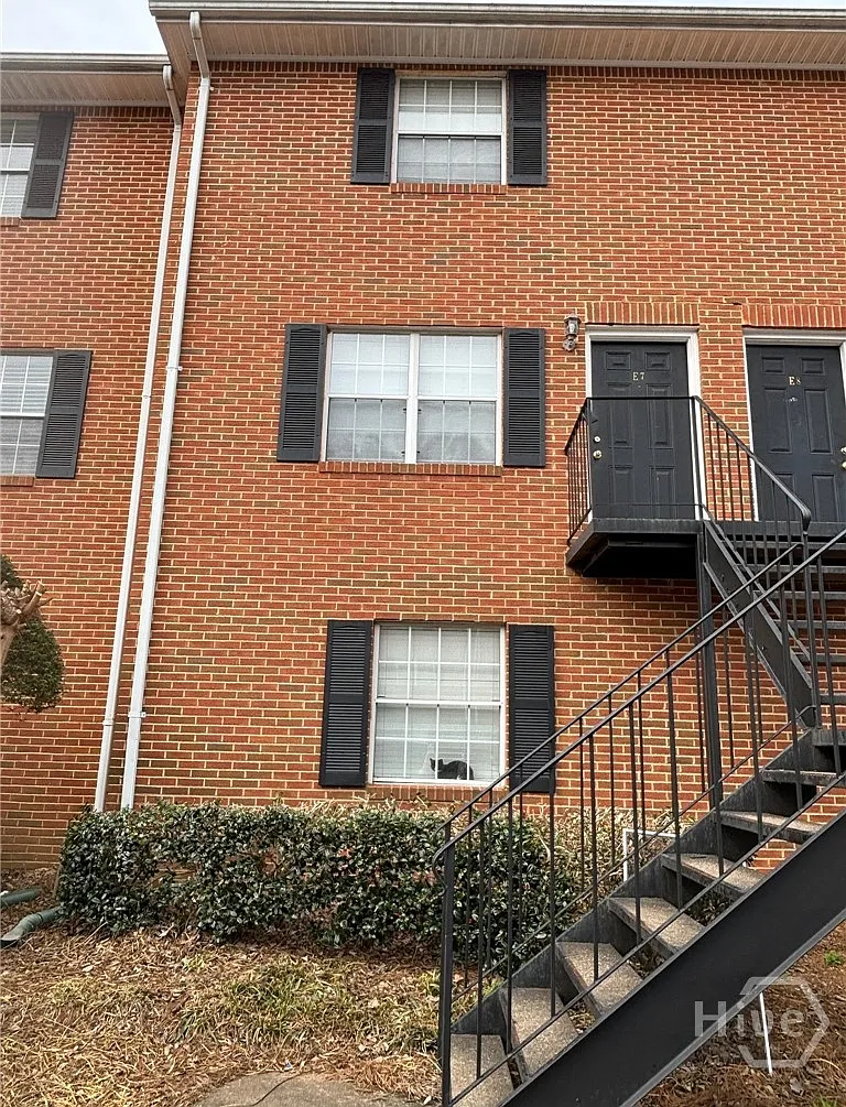 4 bed, 2.0 bath, 1536 sqft, $1,600 — Photo 3