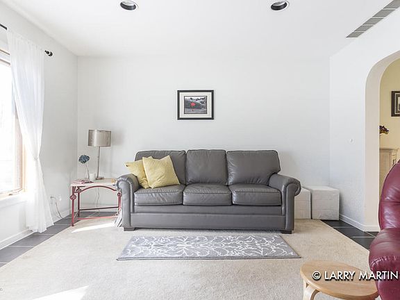 5th image of 3296 Woodbine Ave SW