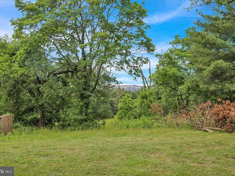 144 E Baumstown Rd — Photo 18