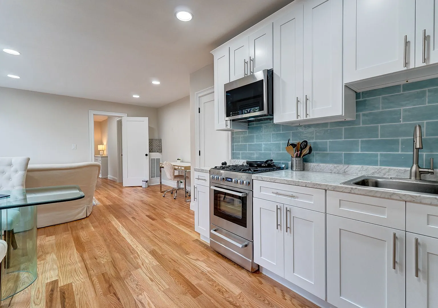 11 Lawrence St — Photo 1