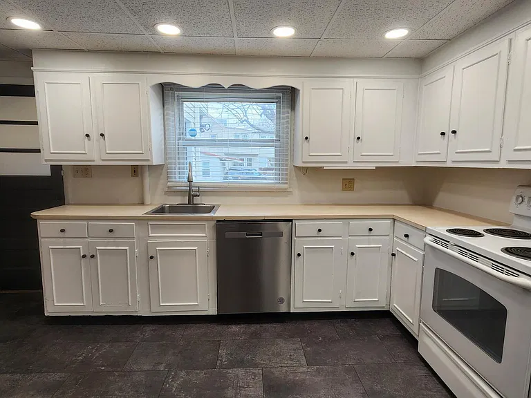 540 W 3rd St #B — Photo 2