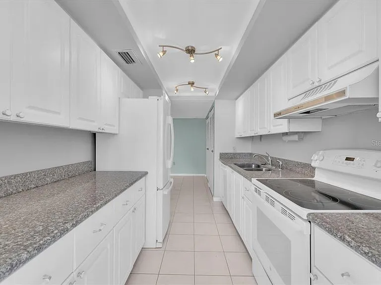 660 Island Way #301 — Photo 8