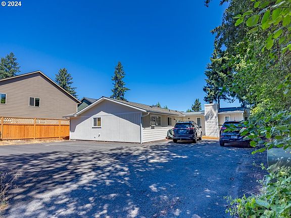 2nd image of 4501 NE 131st Ave