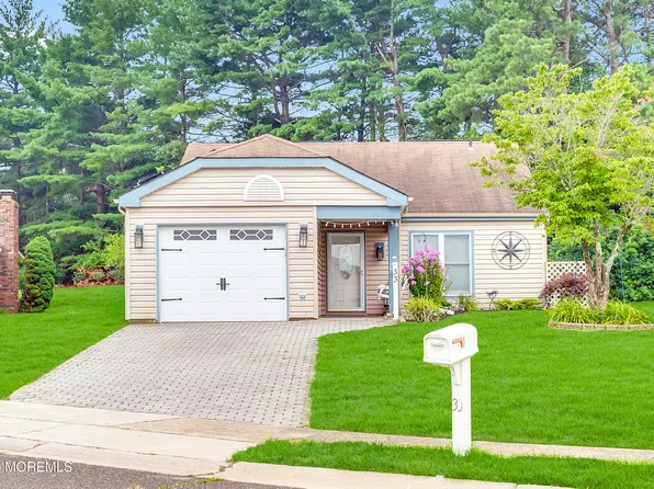 33 Maidstone Way, Manchester, NJ 08759