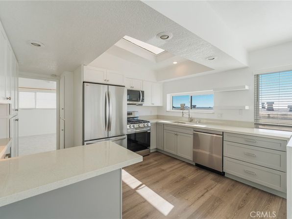 656 Manhattan Beach Blvd