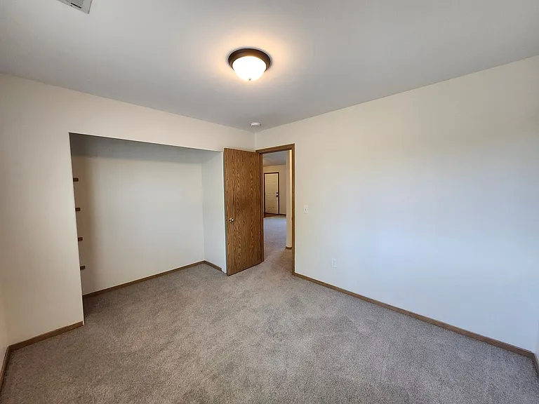 4914 Sinai Dr — Photo 15