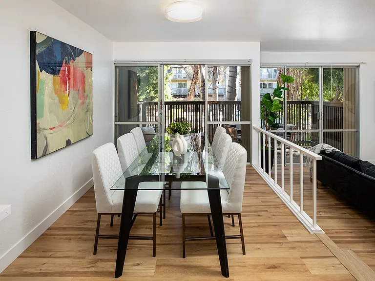 Solano Apartments — Photo 2