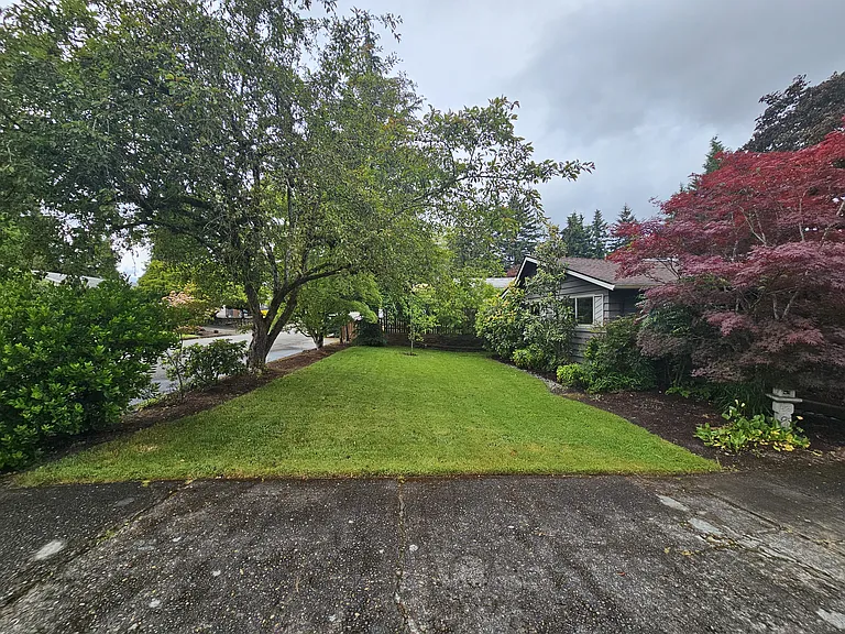 690 SW 130th Ave — Photo 36