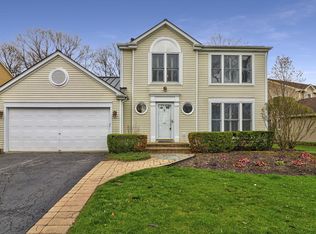 89 N Fiore Pkwy, Vernon Hills, IL