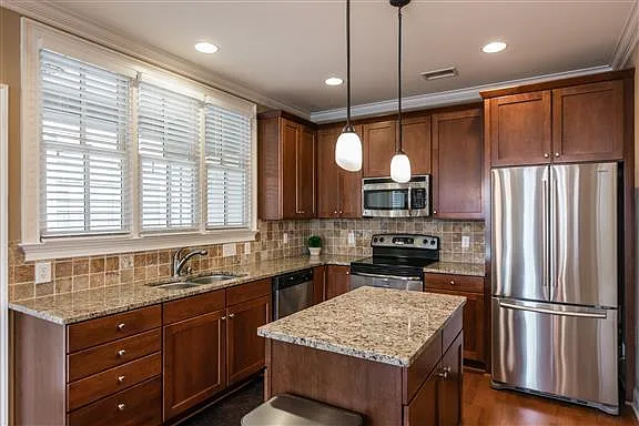 2114 Acklen Ave #308 — Photo 4