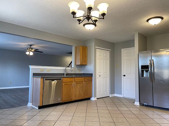 3rd image of 700 Adagio Dr