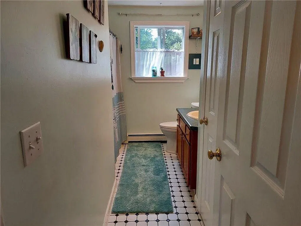 5 bed, 1741 sqft, $5,000 — Photo 2