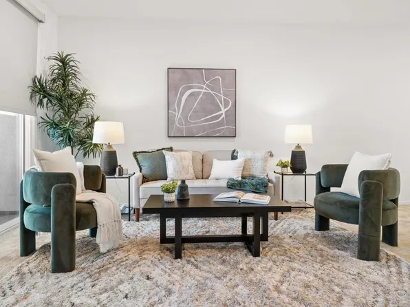 2310 Stardust Gln, Escondido, CA 92025