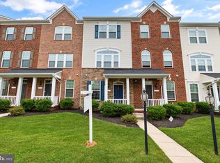 14613 Featherstone Gate Dr, Woodbridge, VA 22191