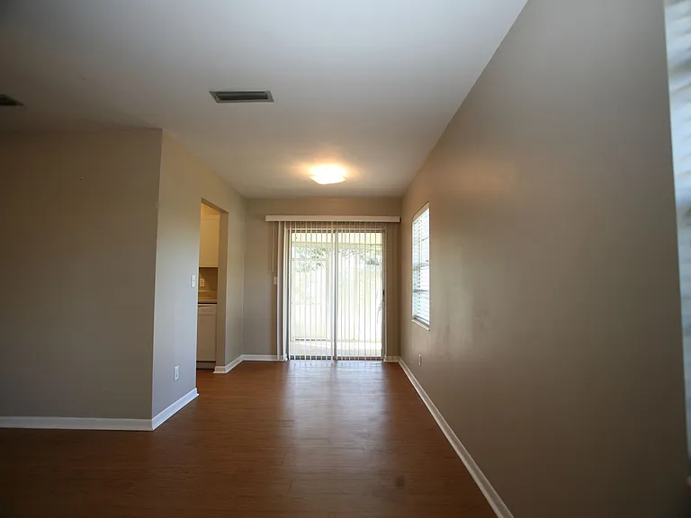 21804 Marlin Ave — Photo 8