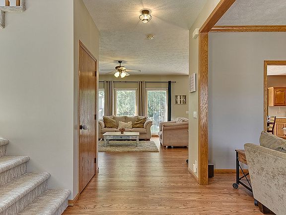 4th image of 16621 Josephine St