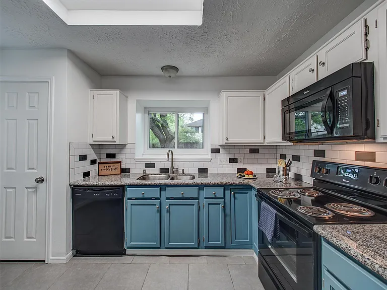 7114 Buchanan Dr — Photo 15