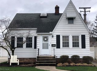 2232 Hilda Ave, Lakewood, OH