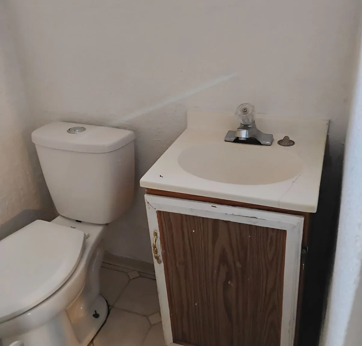 616 Riverside Dr SW — Photo 3