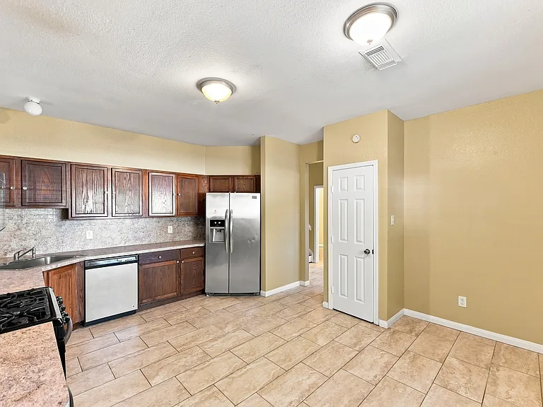 21503 Millhouse Cir — Photo 10
