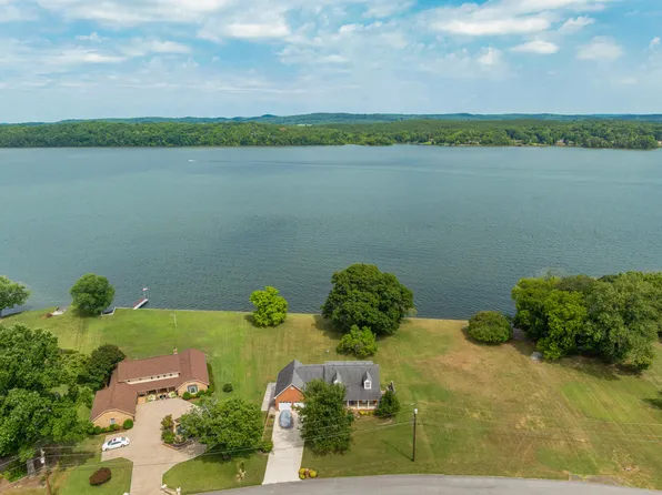 2057 Linwood Cir, Soddy Daisy, TN 37379