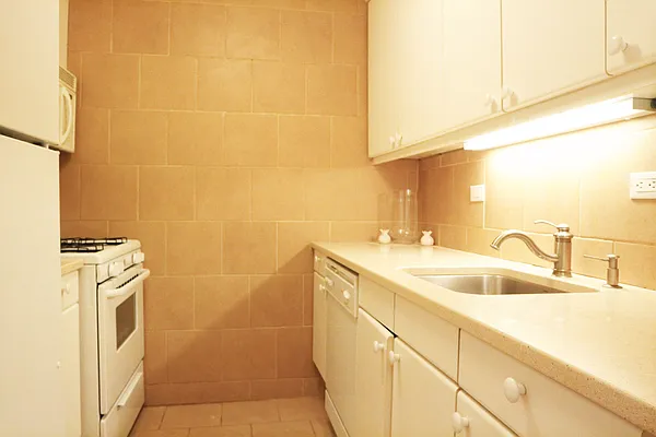 Rented by Barlavi Inc. | media 19